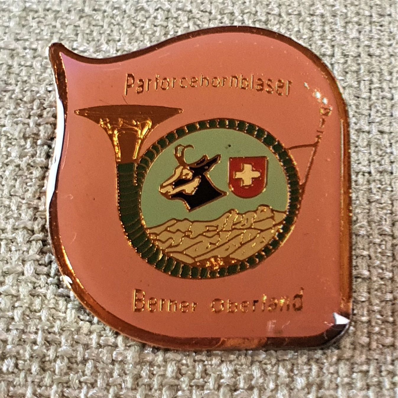 Placchette & Badge: D951 - Pin Parforcehornblaser Berner Ob. – Usato da Reinach BL venduto da Boston-Verkauf
