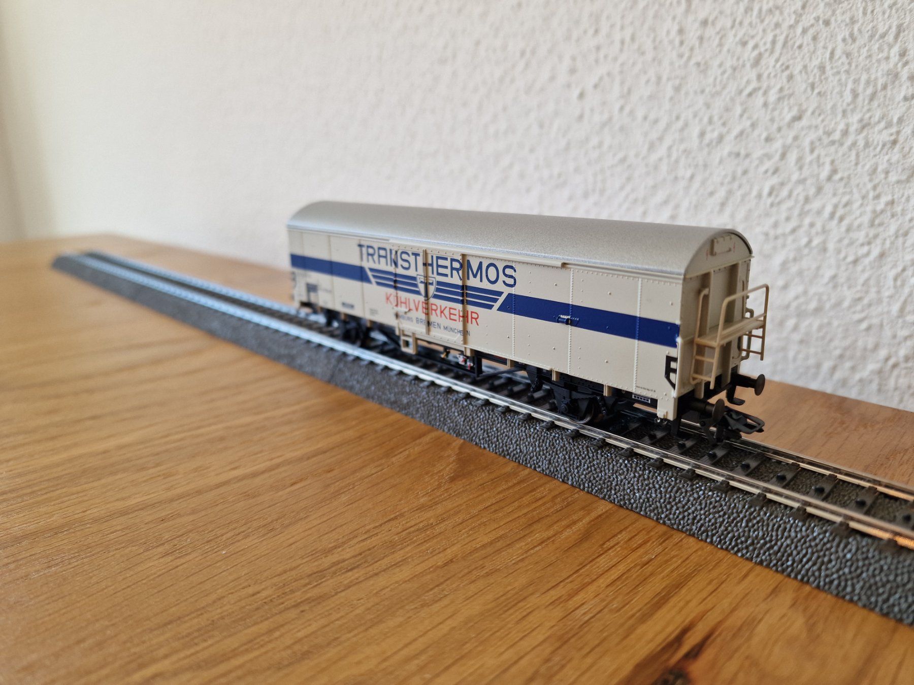 Märklin Modellini di ferrovie: DB Transthermos Güterwagen H0 – Usato da Matten b. Interlaken venduto da lor_hr9w 2