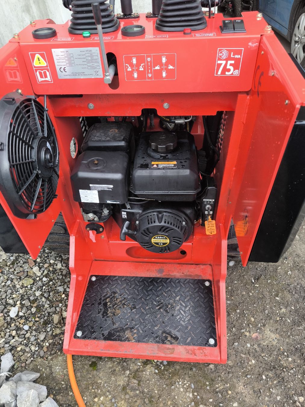 Hoflader: Mini Kompaktlader Hoflader Radlader Skid Steer Loader HT320 – Neu (gemäss Beschreibung) aus Geiss von Fiatagri_power 4