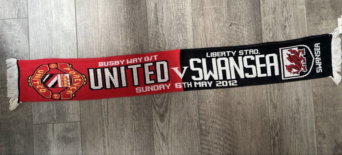 Foulards & écharpes: Écharpe Manchester United  – Neuf (Voir description) à Chapelle-sur-Moudon par Chamard78