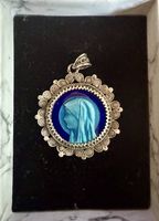 Pendentifs religieux et croix