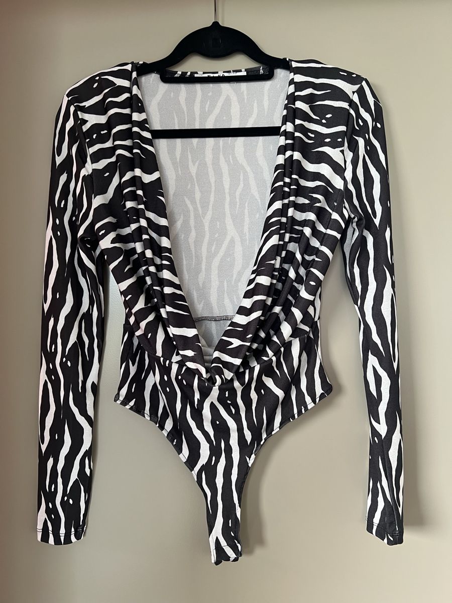 Na-kd Top: Na-kd Body mit Zebramuster – Nuovo (secondo la descrizione) da Baar venduto da Lila2006