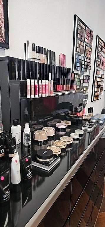Sonstiges für Büro & Gewerbe: Liquidation studio make-up Lausanne – Gebraucht aus La Tour-de-Peilz von van_z6lt 4
