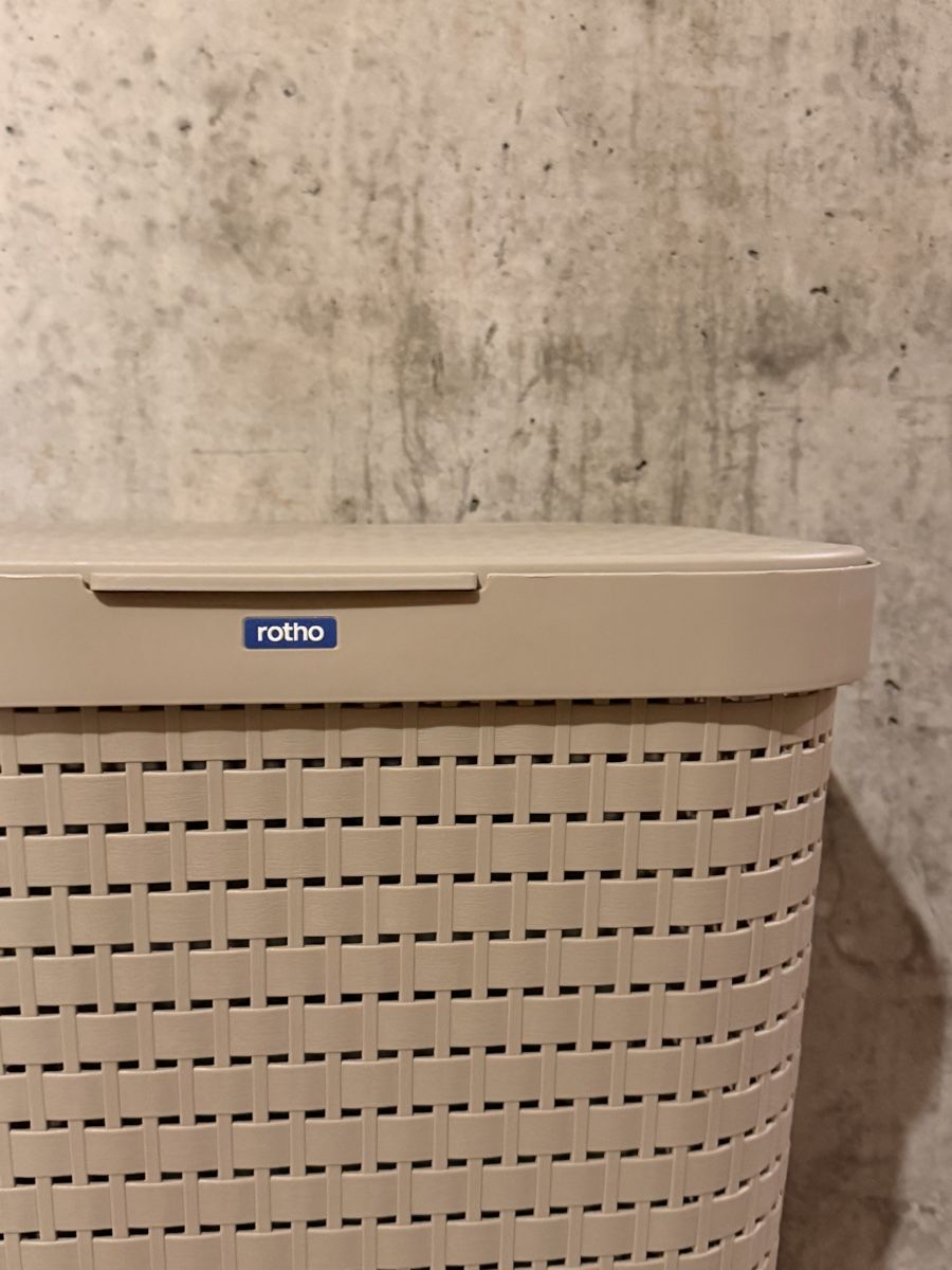 Rotho Paniers à linge: Wäschekorb Rotho beige mit Deckel -NEU – Neuf (Voir description) à Laupen BE par Lisafurby 1