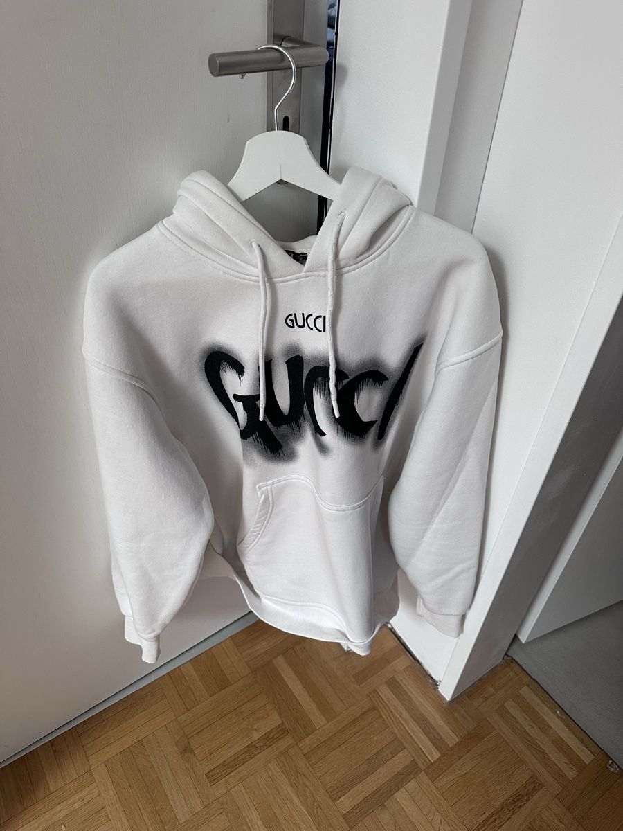 Pullover & Sweatshirts: Kapuzenpulli M – Gebraucht aus Mels von ricoshop