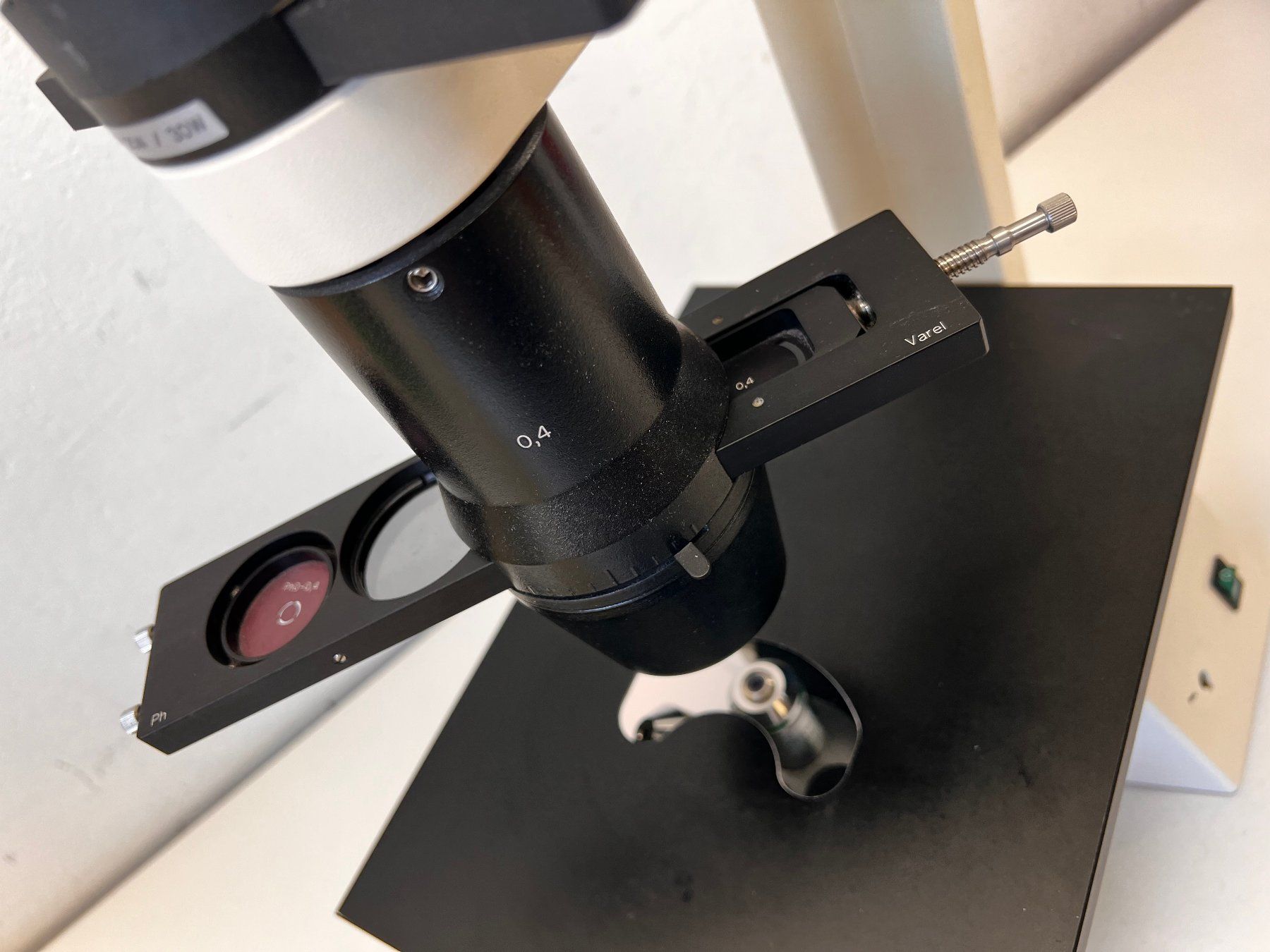 Zeiss Microscopi: Zeiss Axiovert 25 Invert Mikroskop – Usato da Niederdorf venduto da LeptonAG_Labor 3