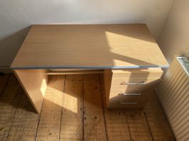 Schreibtisch für Kinder mit 3 Schubladen gebraucht