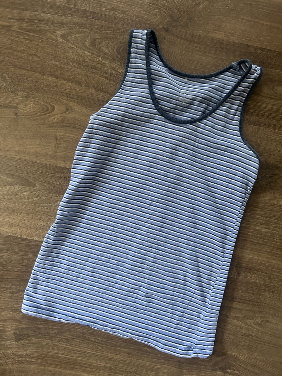 Tops: Débardeur Chicorée taille M – Gebraucht aus Bôle von sev_n85b