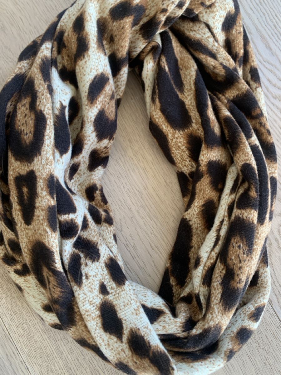 Foulard & Sciarpe: Leopard Print Scarf - Warm & Stylish (round) – Nuovo (secondo la descrizione) da Immensee venduto da Gitter 2