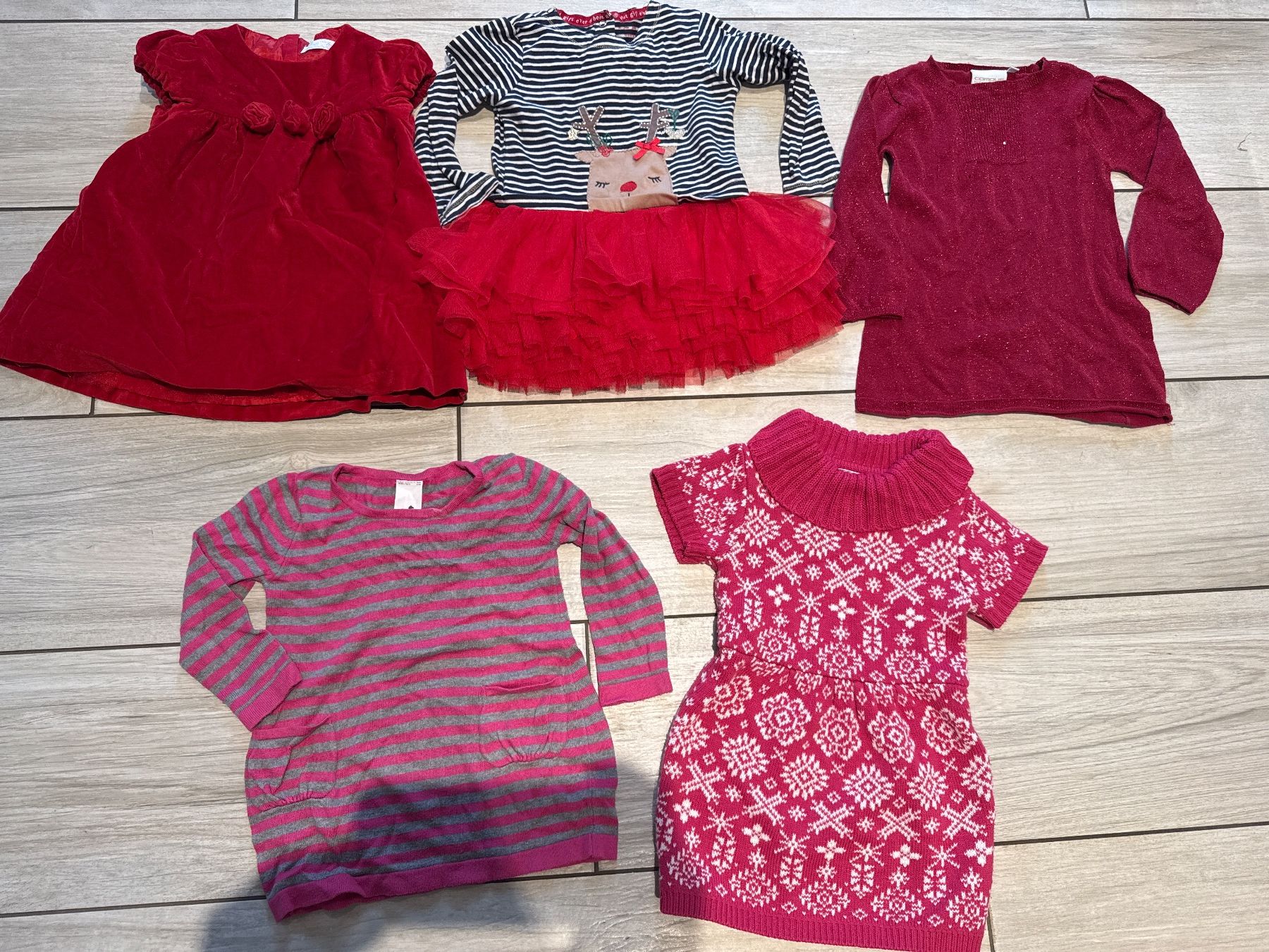 Lotti & Set di vestiti: Festliche Kleider Mädchen 92, 5 teilig – Nuovo (secondo la descrizione) da Gelterkinden venduto da Familienferien