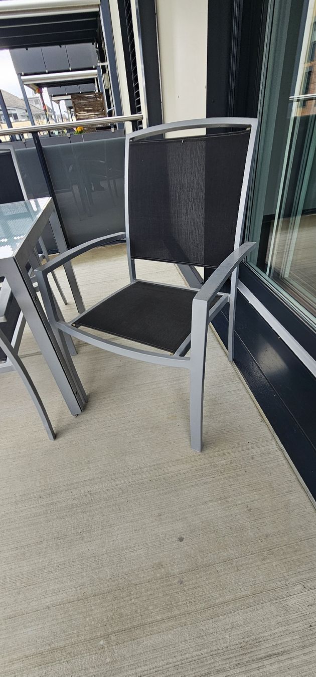Tischset: Moderner Gartentisch mit 6 Stühlen, Alu/Glas – Gebraucht aus Weiningen TG von kur_z67x 2