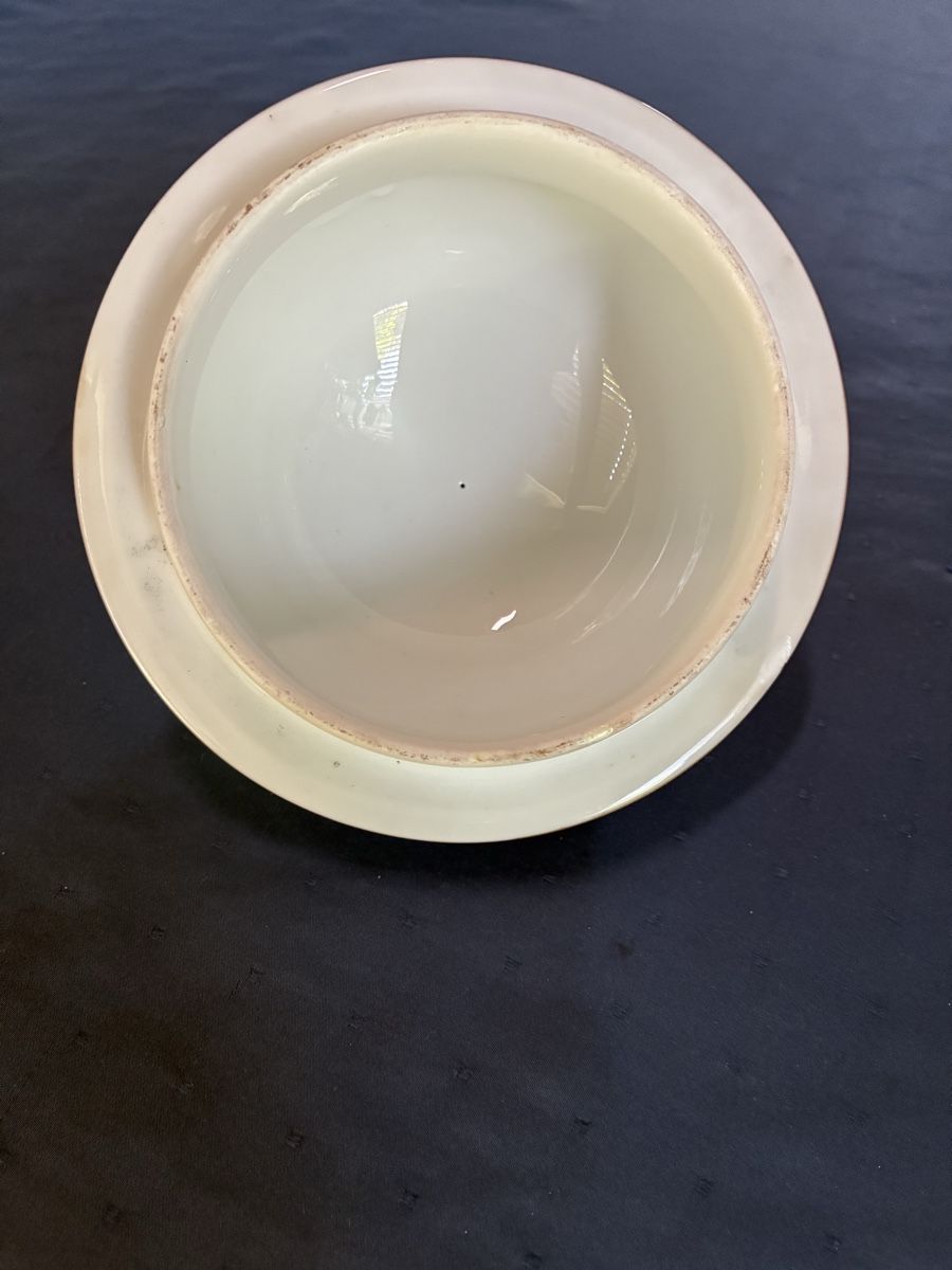 Thomas Vase & Récipients: Antike Deckelvase mit Blumenmalerei  – D'occasion à Dornach par Rosengarten 3
