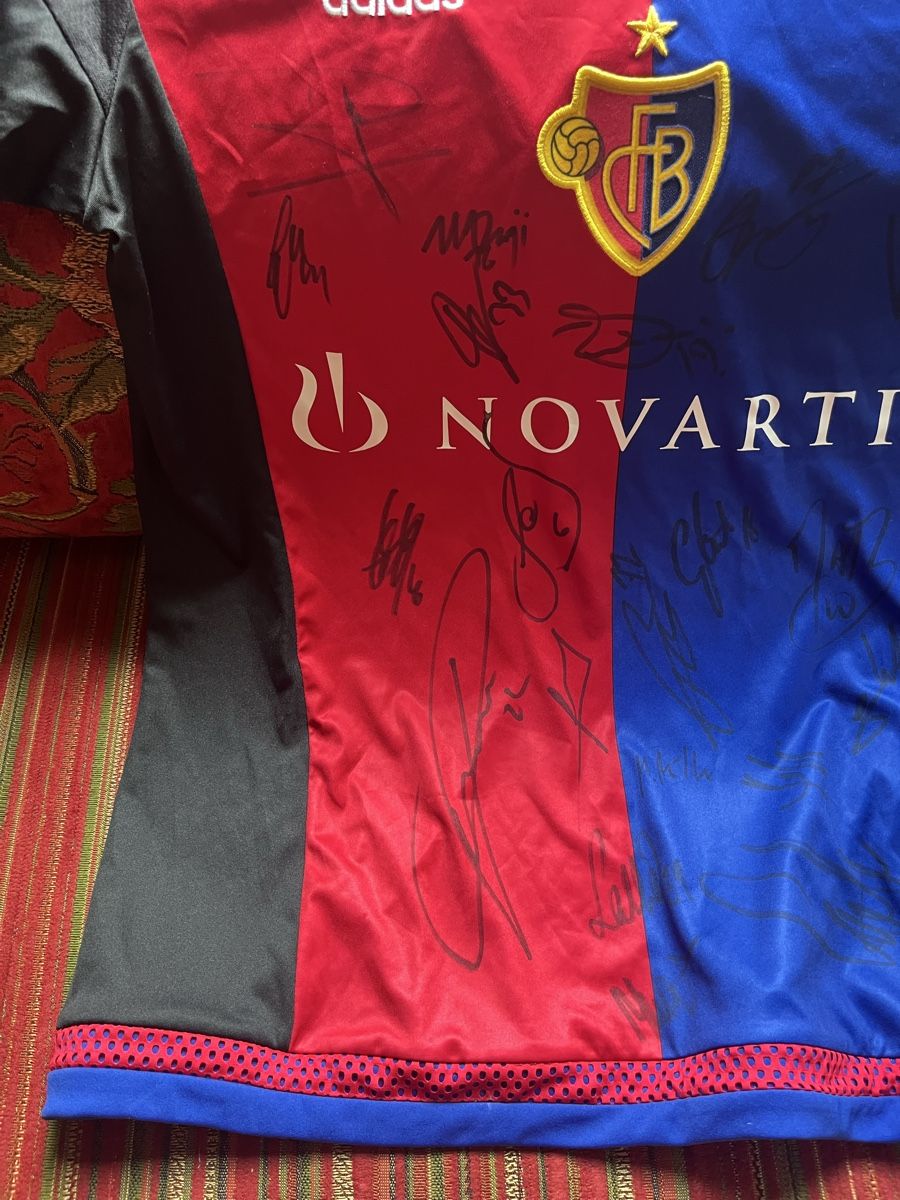 FC Bâle Maillots de corps & Pantalons: FC Basel Trikot signiert – D'occasion à Zürich par mac1963mac 1