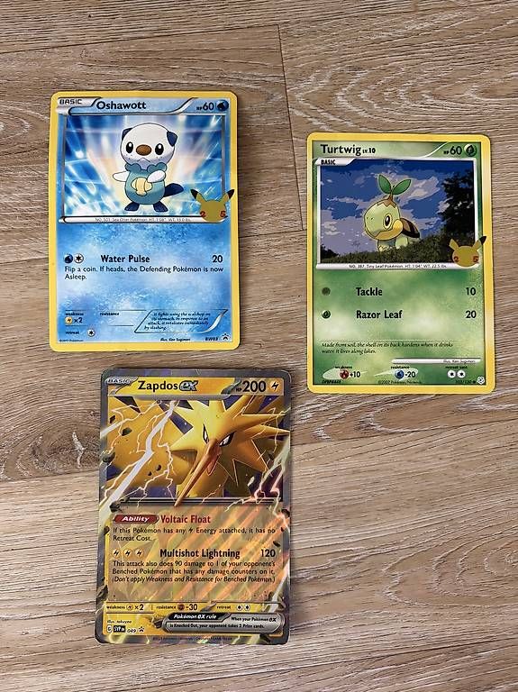 Carte collezionabili: Drei grosse Pokemon-Karten – Usato da Arth venduto da seb_cc7f