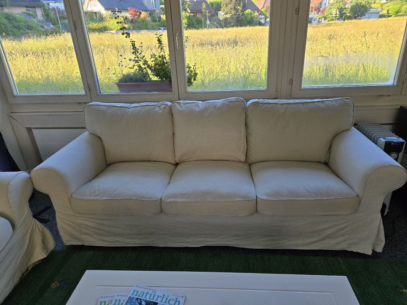 Ikea Divani: Ektorp 3er Sofa – Usato da Seon venduto da Samstagsumzehn