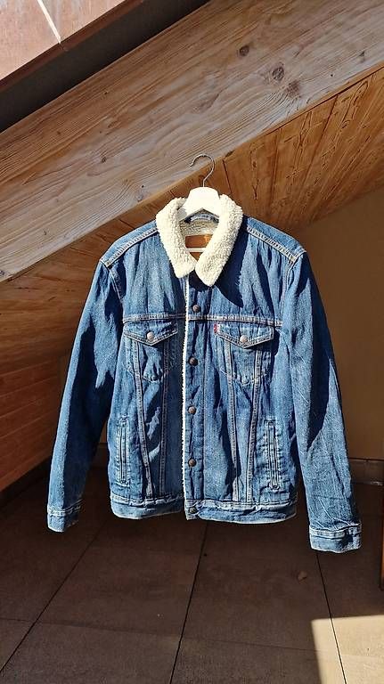 Giacche: Levi's Sherpa Trucker Jacke L – Usato da Linthal venduto da StuessiLinthal