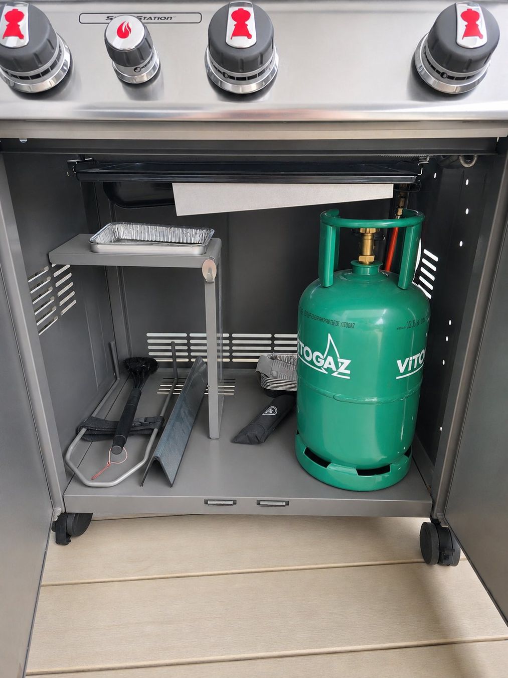 Weber Griglie: Weber Genesis E-330 Gasgrill mit Sear Station und Abdeckung – Usato da Brigerbad venduto da Tu4latin 3