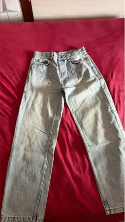 Jeans Hose hellblau bestickt neuwertiger Zustand