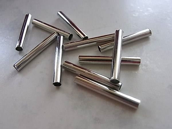 Perle (finte): 5 Röhren tubes Metall 20x3mm – Nuovo (secondo la descrizione) da Alpnachstad venduto da perlengaby
