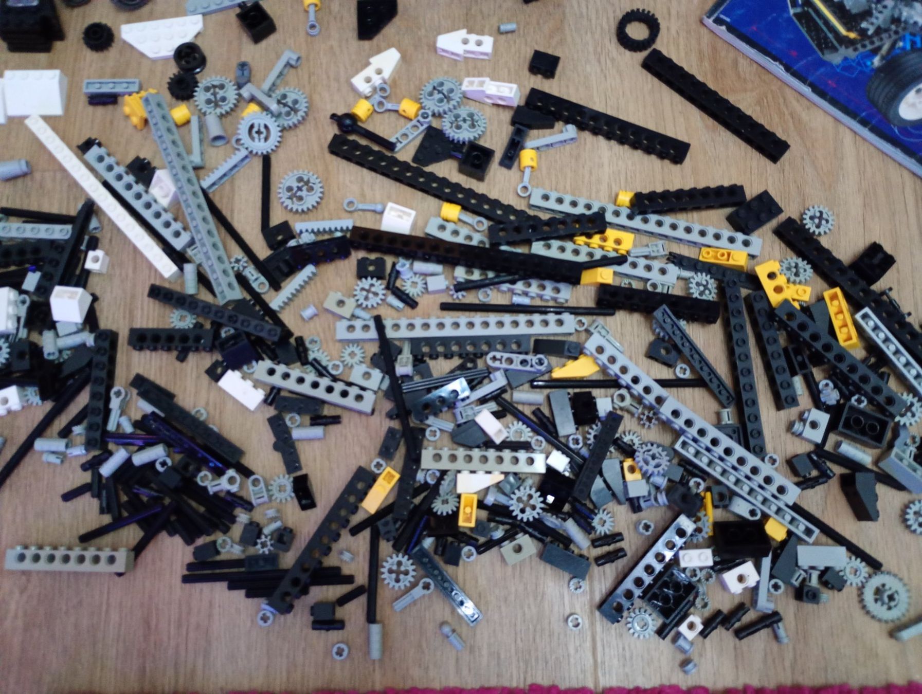 Lego Kit di costruzioni: Ersatztteile zu Lego Model 8880 – Usato da Herisau venduto da Sjan 2