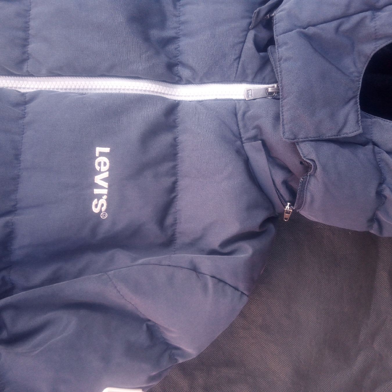 Levi's Vestes: Levi's Winterjacke mit Kapuze – D'occasion à Luzern par toenu23 4