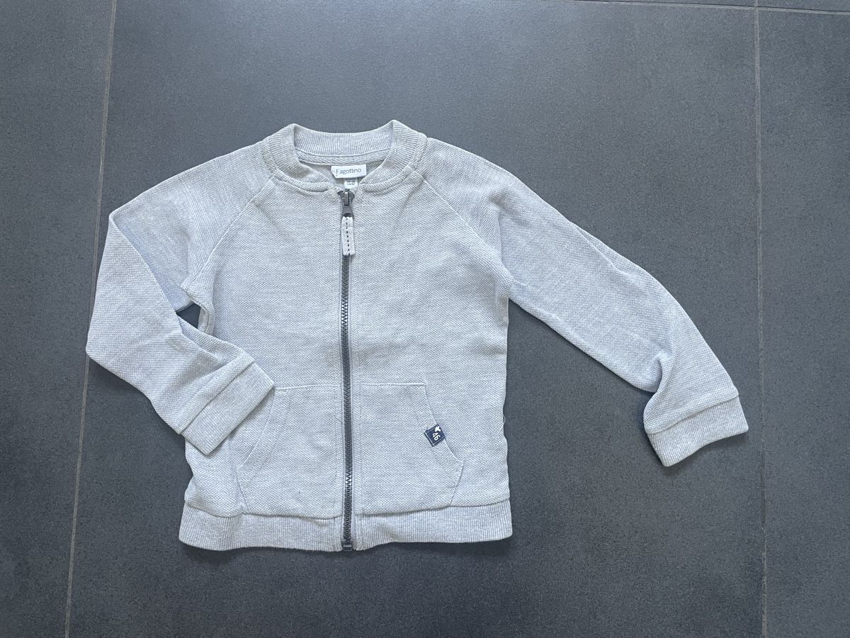 Pullover & Sweatshirts: Jacke / Pullover Gr. 92 (eher 98) – Gebraucht aus Aesch ZH von lawas