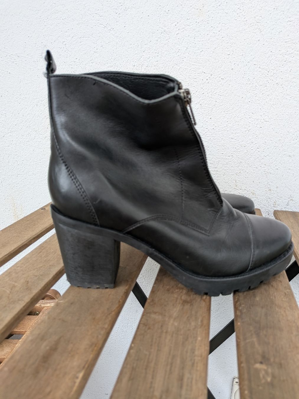 Damenschuhe: Schwarze Lederstiefeletten Gr 39 – Gebraucht aus Bern von dun 1