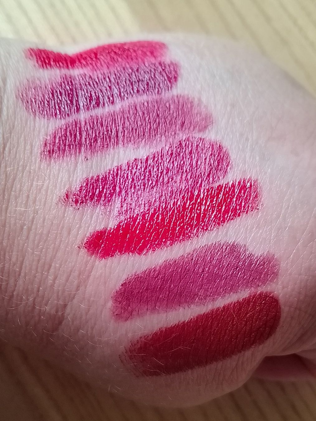 Sephora Make-up: 7 gebrauchte und desinfizierte Lippenstifte MAC, Lancaster.. – Usato da Luzern venduto da Seri4 4