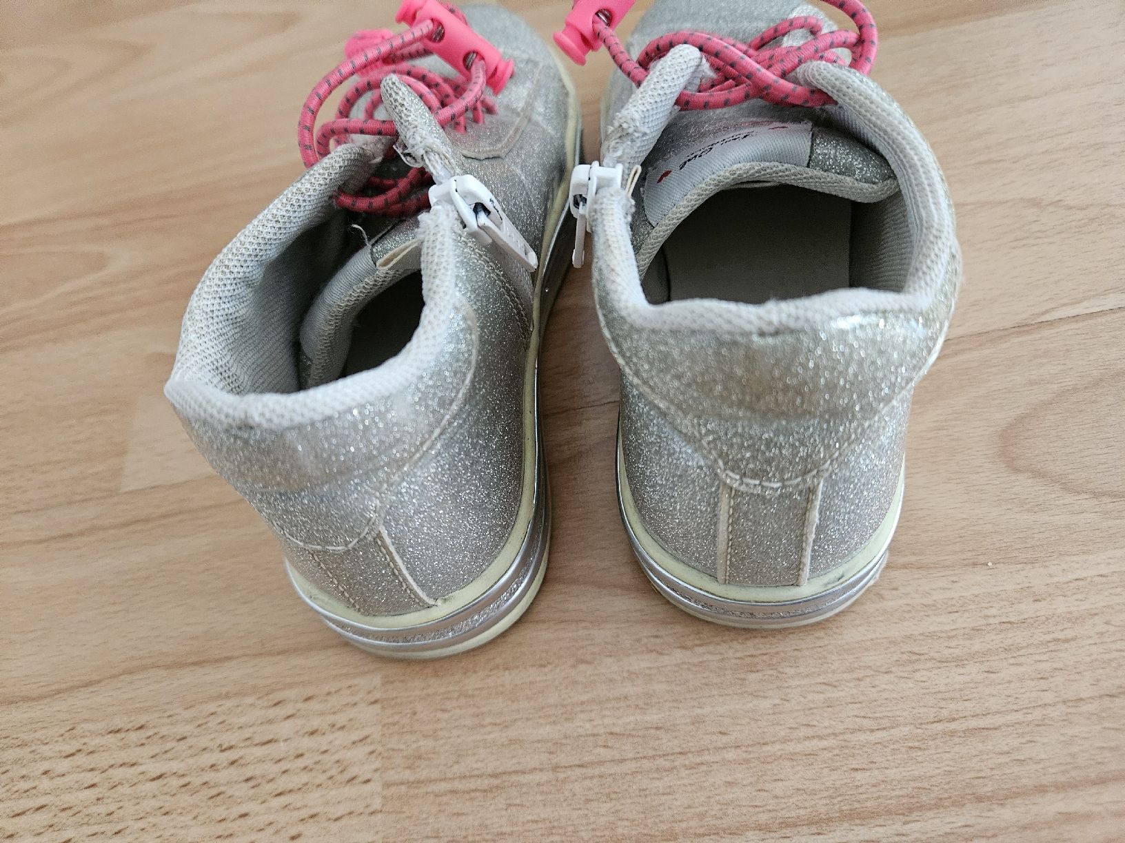 Chaussures filles: Glitzer Halbschuhe Gr. 30 – D'occasion à Zürich par Kris8050 5