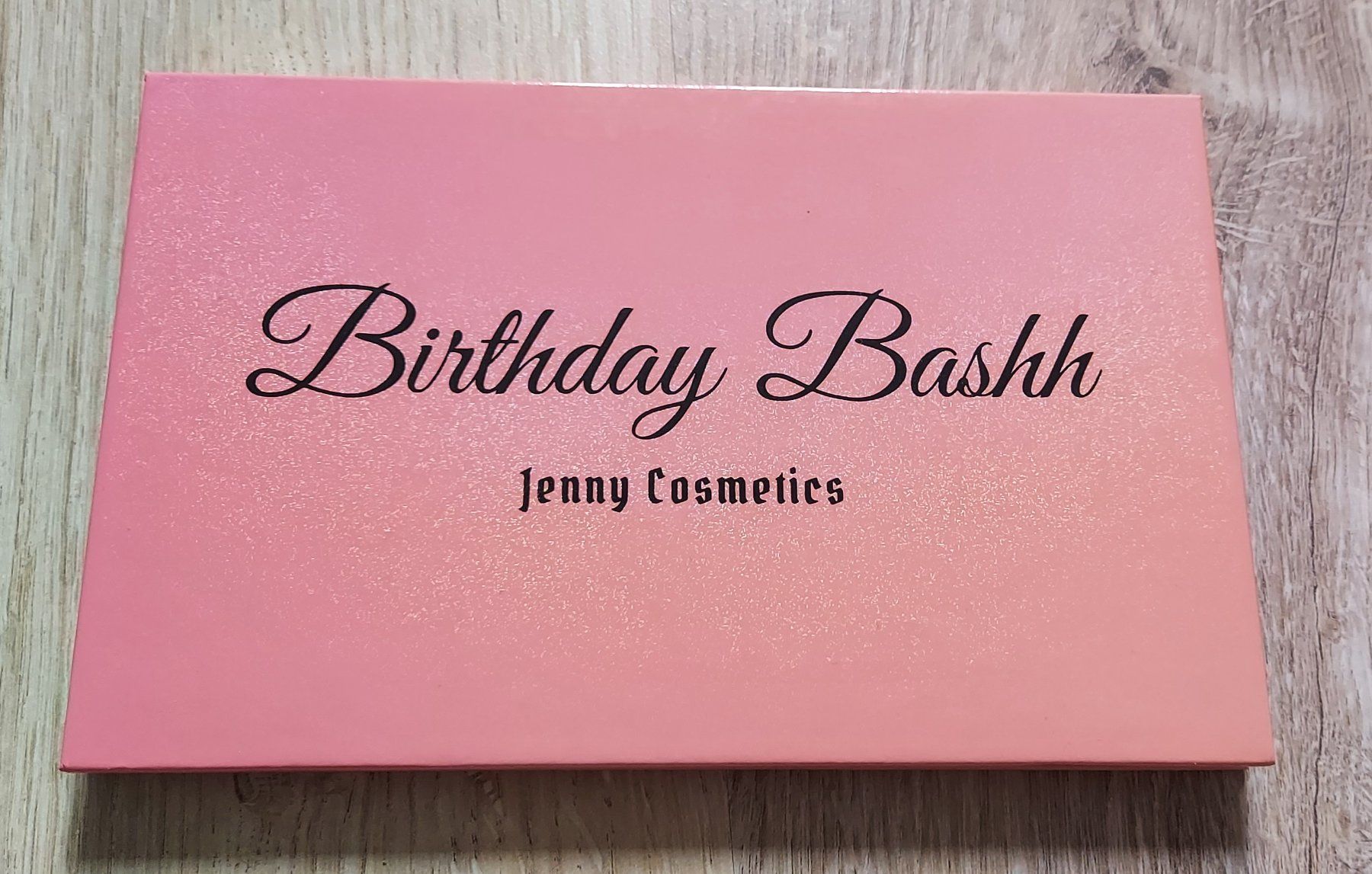 Maquillage: Jenny Cosmetics - Birthday Bashh - Lidschattenpalette – D'occasion à Läufelfingen par Rubine