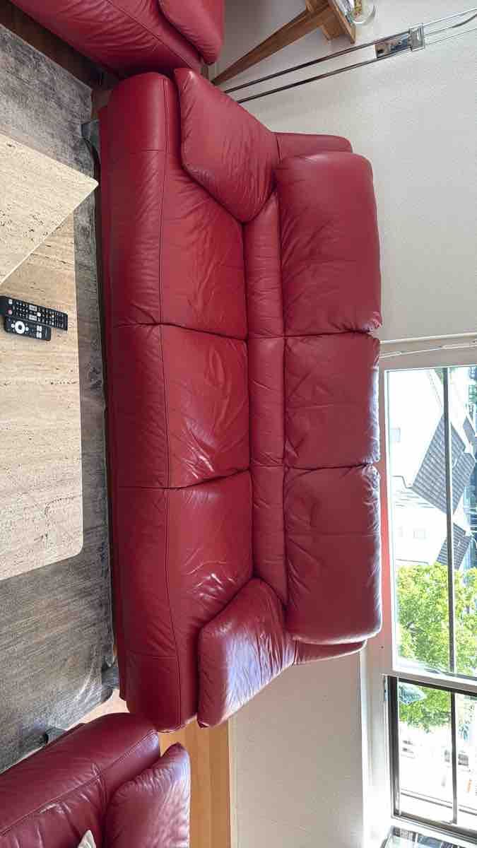 Divani: Sofa Leder rot 3-Sitzer gebraucht – Usato da Luzern venduto da Hotigzim