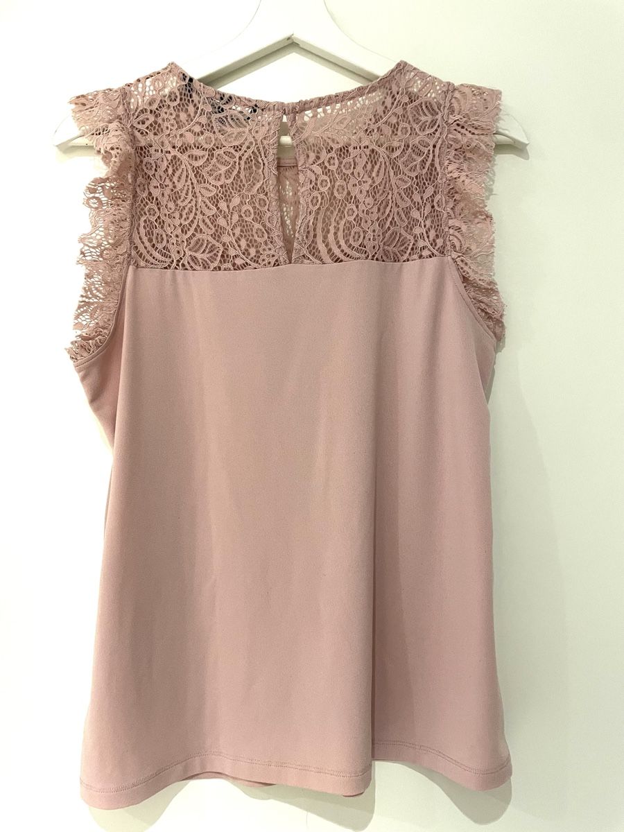 Vero Moda Tops: Elegantes Spitzentop in Rosé – Gebraucht aus Chur von buc_6tcp 1