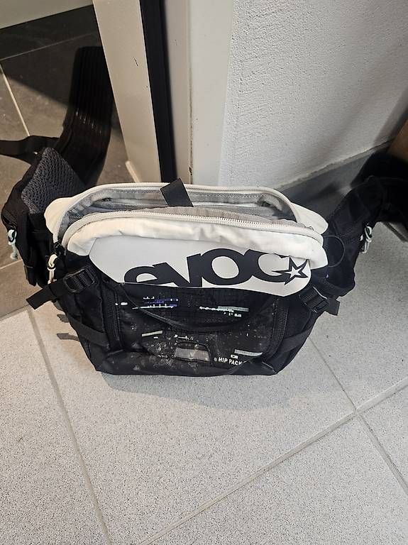 Rucksäcke: Bauchtasche mit Trinkbeutel – Gebraucht aus Rhäzüns von seluspeed 4