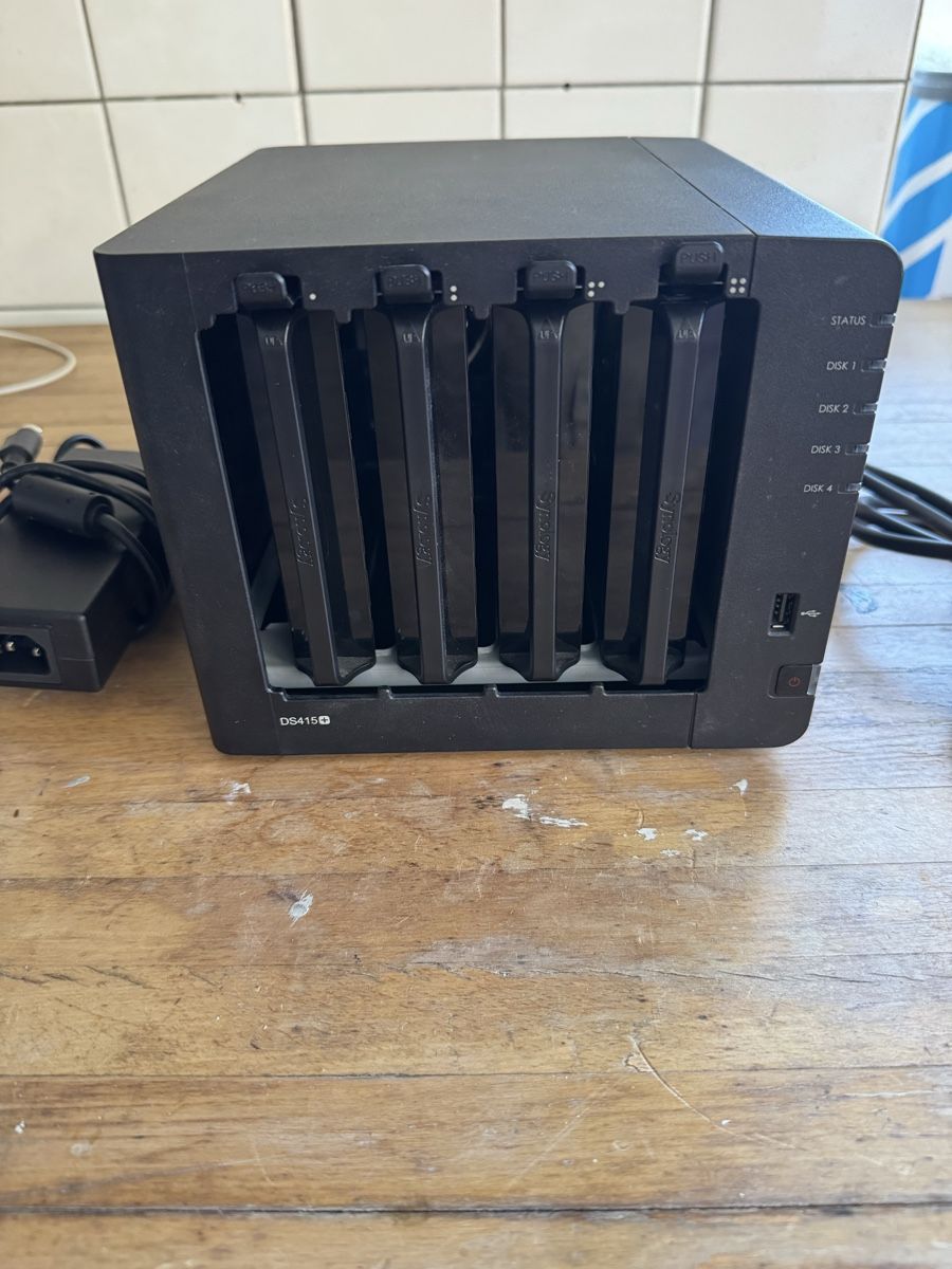 Synology Server: Synology NAS 415+ – Usato da Bäretswil venduto da Matrix16 1