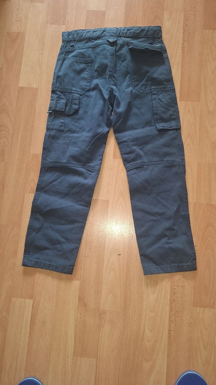 Pantaloni: Pantalon cargo bleu garçon neuf 122/128 – Nuovo e nell'imballaggio originale da Neuchâtel venduto da Kebah 1