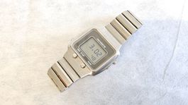 Montre digitale vintage Mondaine
