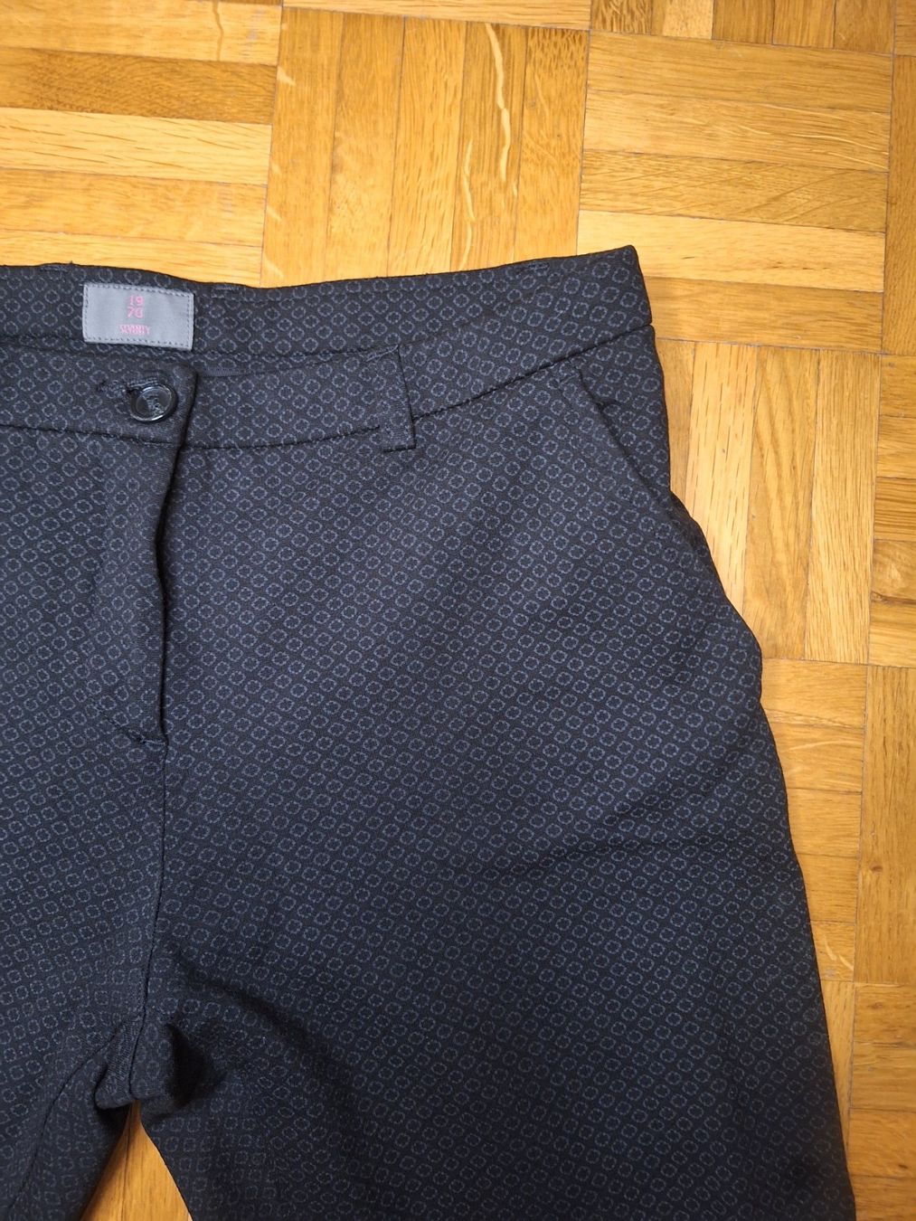 Hosen: Schwarze Stoffhose Gr. 176, Muster, bequem – Neu (gemäss Beschreibung) aus Adlikon b.Regensdf von che_xxb9 3