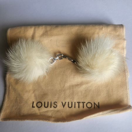 LOUIS VUITTON Très tendance, bijoux de sacs en vison NEUF