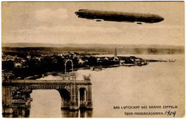 Luftschiff des Grafen Zeppelin über Friedrichshafen