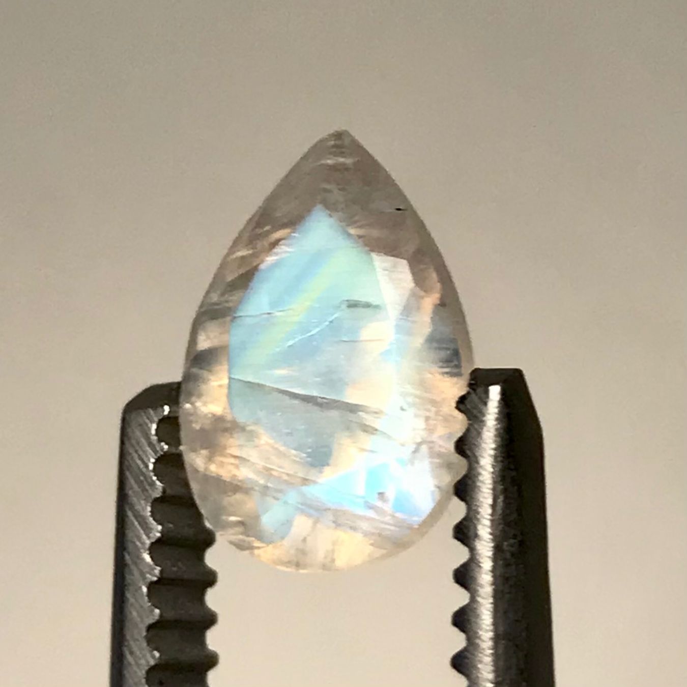 Pietre preziose: Regenbogen Mondstein, 1.2 Karat, weisser Labradorit – Nuovo (secondo la descrizione) da Biel venduto da djvalbnc 1