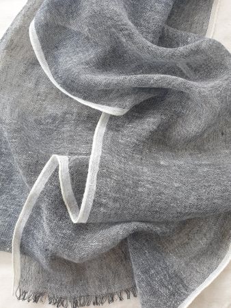 Leinenschal MAX MARA,neuwertig,180x30 cm,60 Fr.