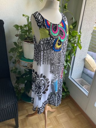 Trop belle tunique robe DESIGUAL peu portée, t. M/L