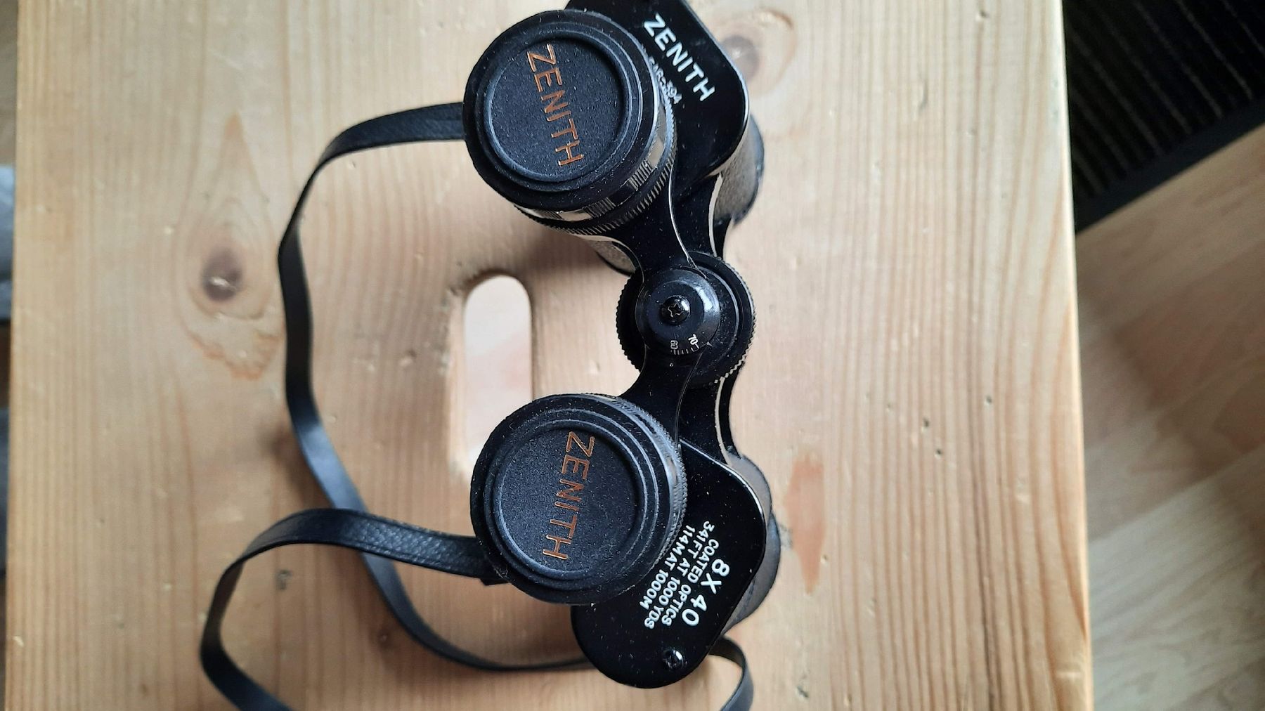 Zenith Binocoli: Zenith Fernglas 8x40 mit Tasche  – Usato da Chur venduto da Erasi
