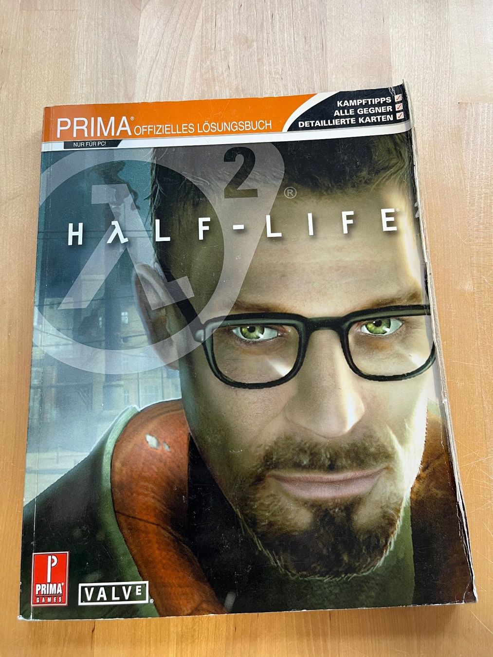 Libri: Lösungsbuch Half-Life 2 – Usato da Frenkendorf venduto da gelbeZinnie