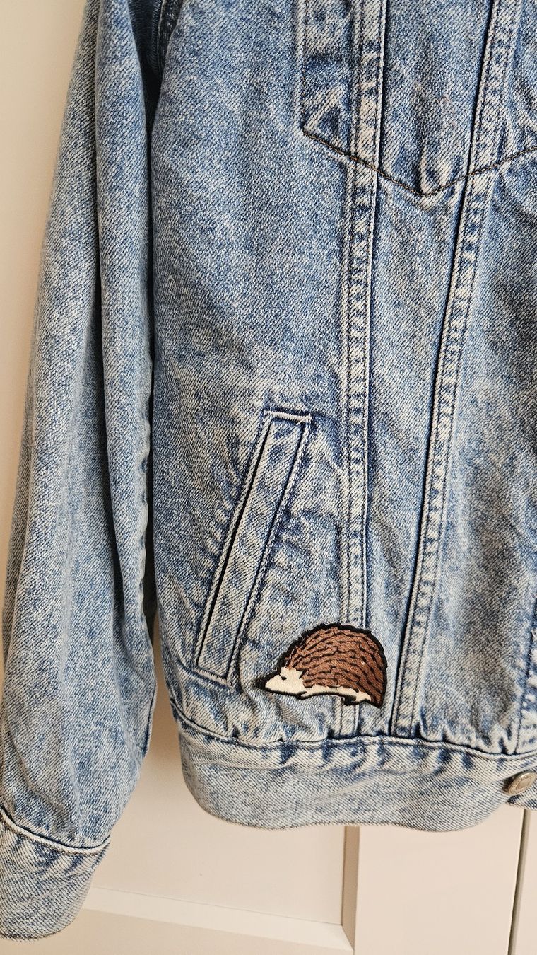 Pull&Bear Giacche: Pull&Bear Jeansjacke mit Patches, Grösse S – Usato da Wetzikon ZH venduto da ELIVNE 4