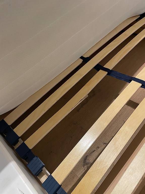 Lits: Holzbett 180 x 210 – D'occasion à Wängi par pri_59tg 3