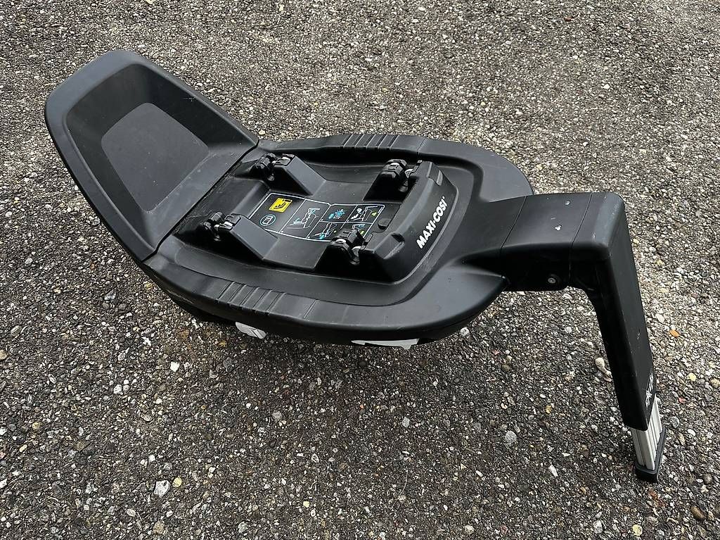 Auto-Kindersitze: Maxi-Cosi Basisstation - 2 Stück – Gebraucht aus Höri von Kaluaah0
