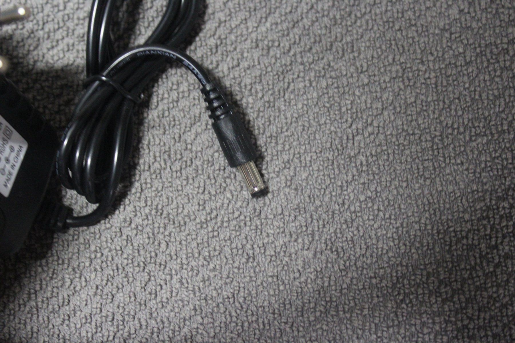 Caricatori & Batterie: 12V 2A AC/DC 24W Transformator Power Adapter Ladegerät – Nuovo (secondo la descrizione) da Kirchdorf AG venduto da suntory010 2