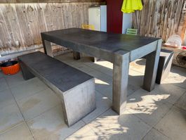 Tisch und 2 Bänke für Garten & Balkon