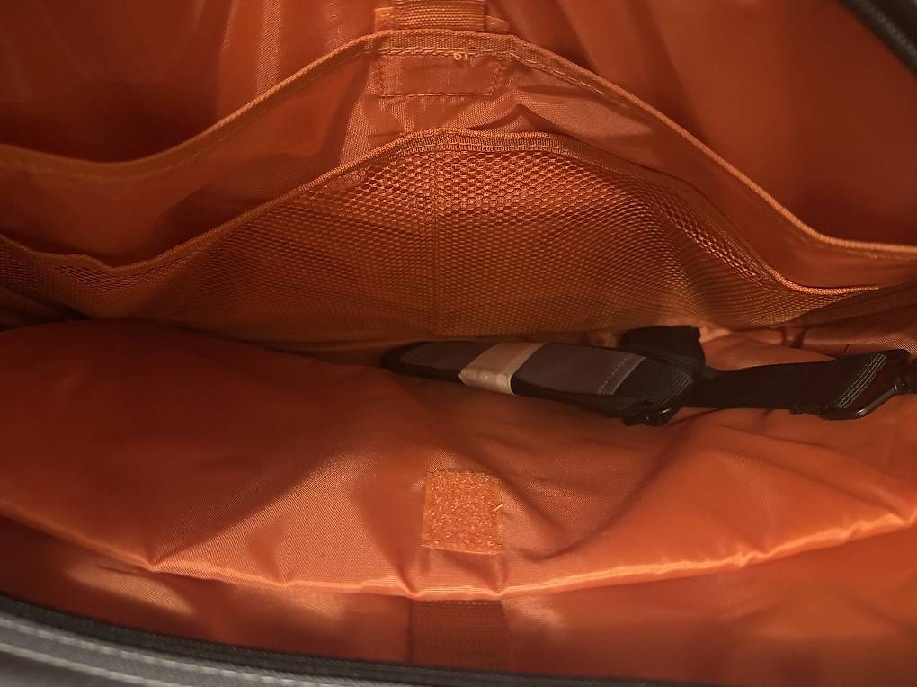 Borse: Laptop tasche neu – Usato da Basel venduto da Geboten 1